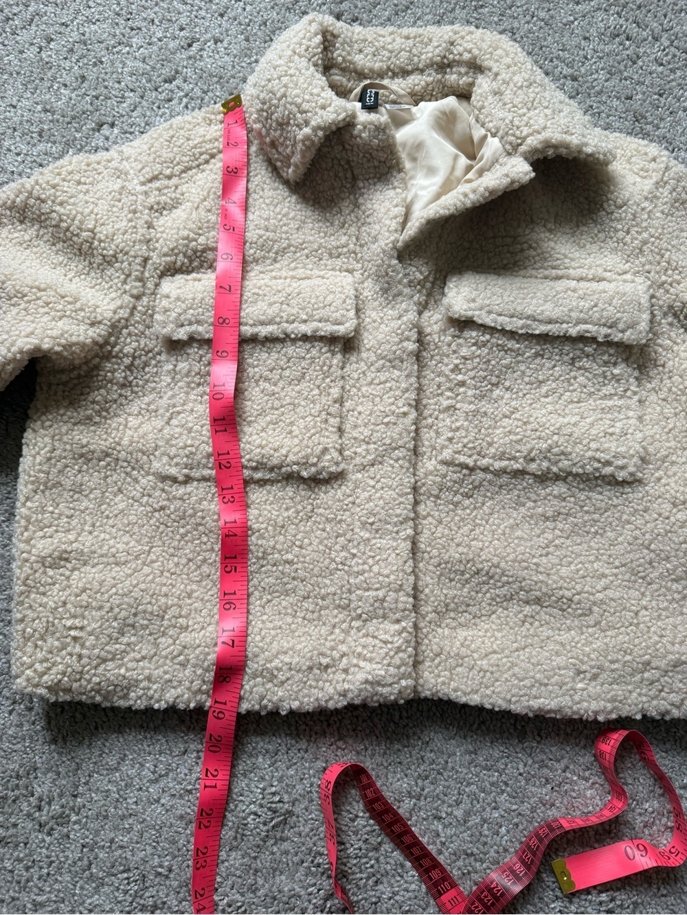 Short shearling cream jacket - Picture 9 of 9
